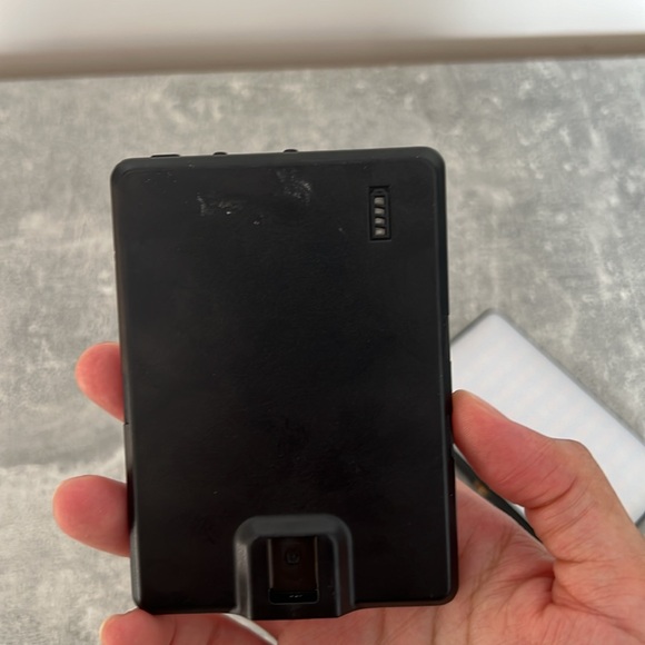 LED rechargeable selfie lights (sold separately) - Picture 9 of 12